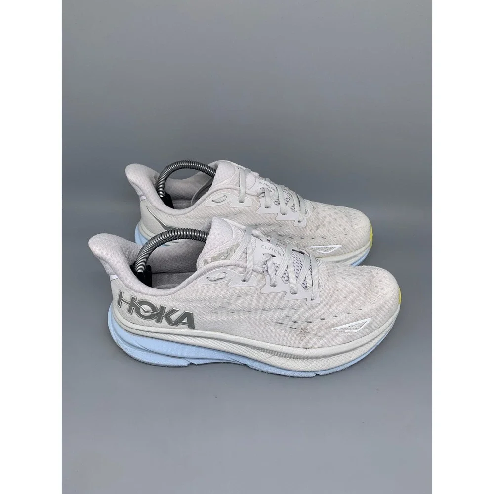 Hoka One‎ Clifton 9 Nimbus Silver Running Shoes Women's Sz 9B